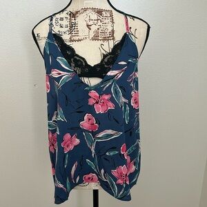 Large Honey Peace Floral top and lace accent